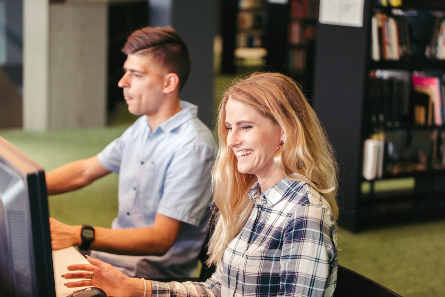 Personne utilisant un outil de gestion budgétaire simple